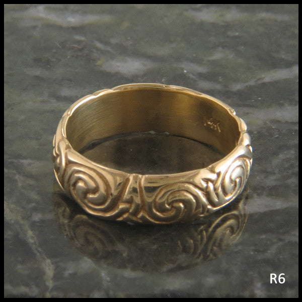 Dal Riada Celtic Knot Ring Band in 14K Gold