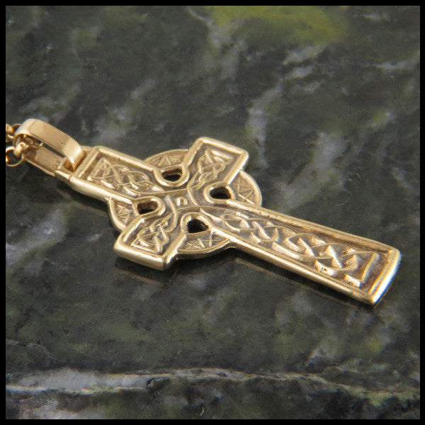 Traditional Celtic Cross in 14K Gold