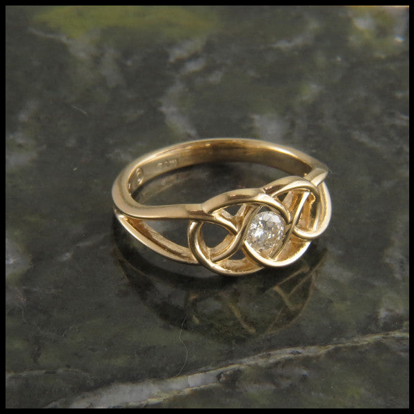 Josephine's Knot, Lover's Knot, Ring in 14K Gold with Diamond