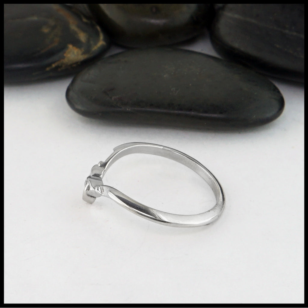 14K white gold ring with trinity knot