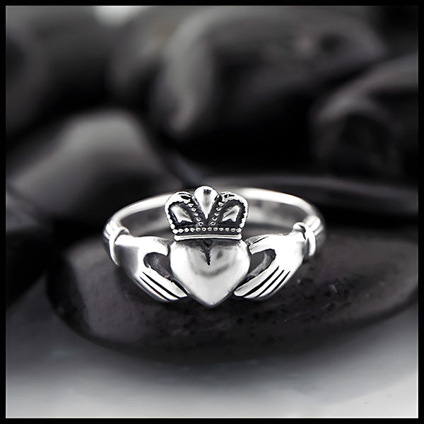 Heritage Claddagh ring in sterling silver