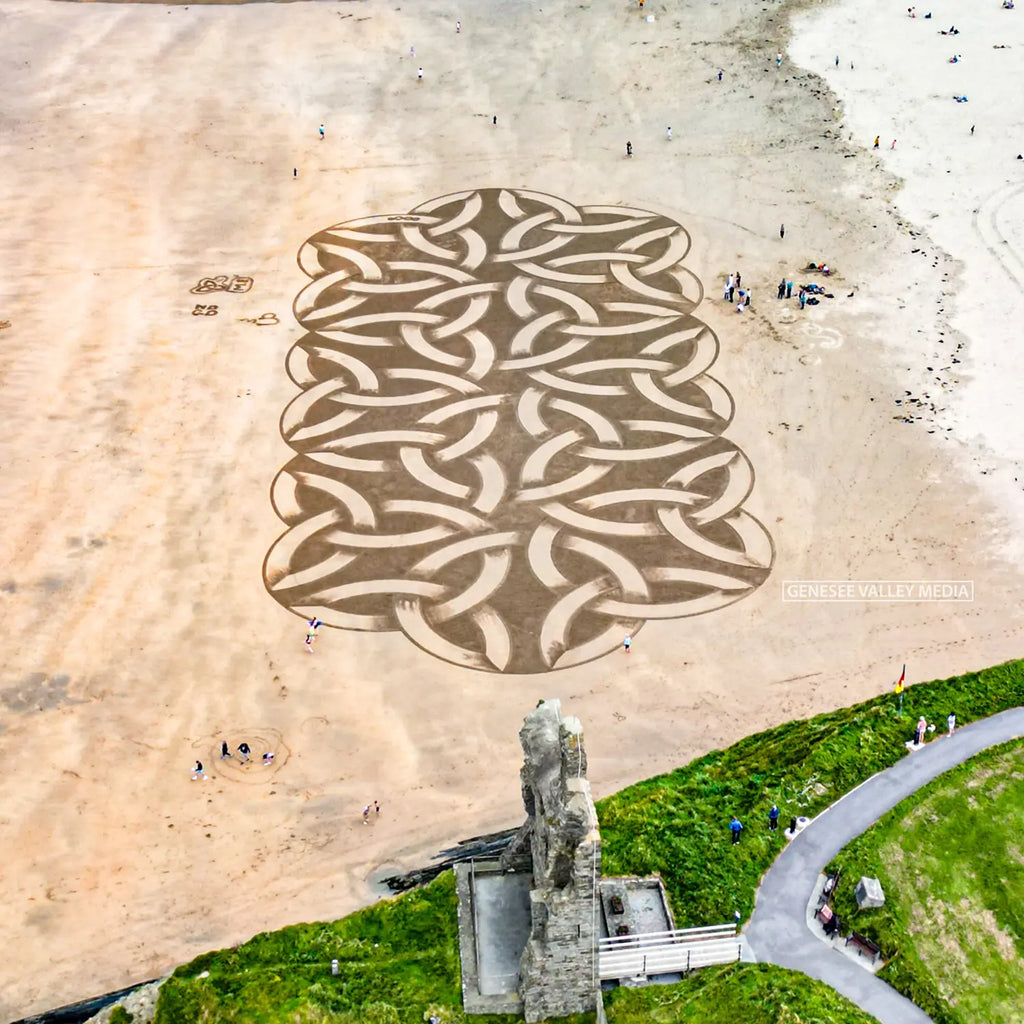 The Manu Beach Art reference photo