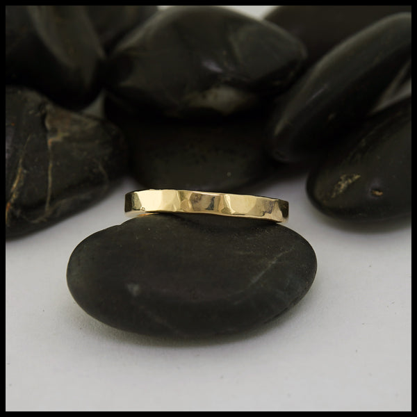 Hammered Band in 14K Gold
