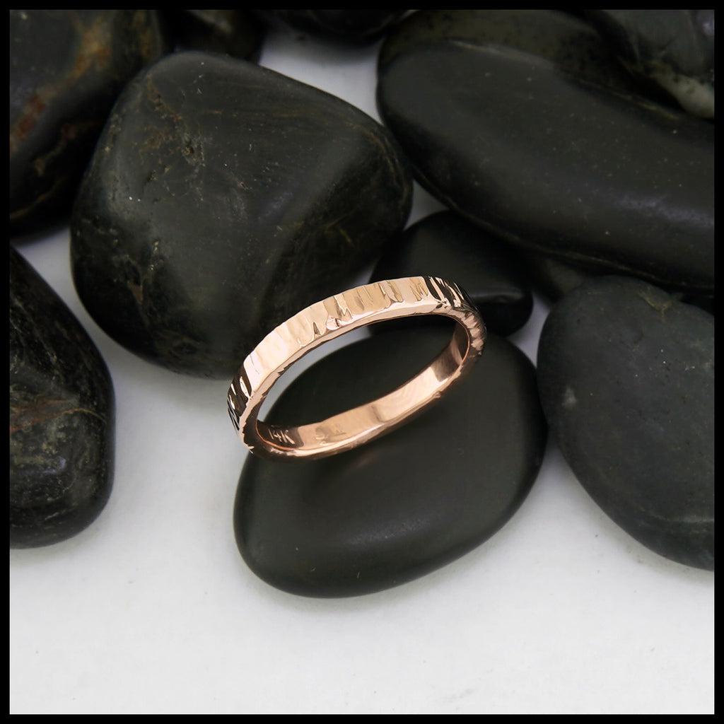 Hammered band in 14K Gold
