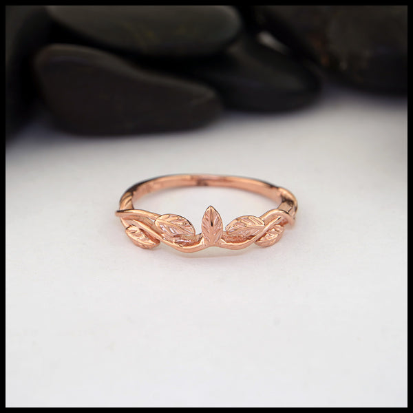 Leaf and Vine Shadow Chevron Band in Gold