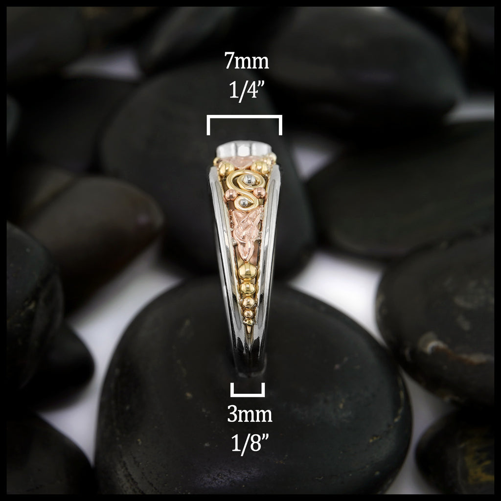 Ring Band Width: Top 7mm 1/4" bottom 3mm 1/8"