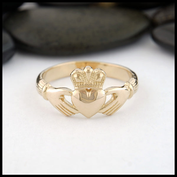 Front View of Heritage Claddagh ring in Gold