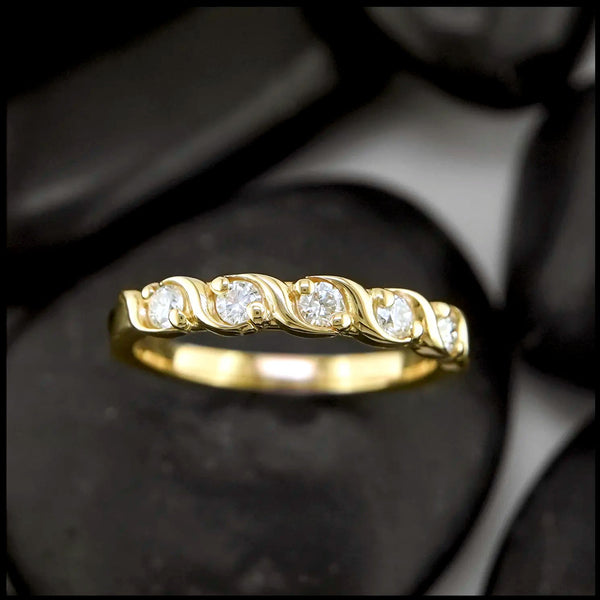 Diamond Wave Style Set band in 14K Gold