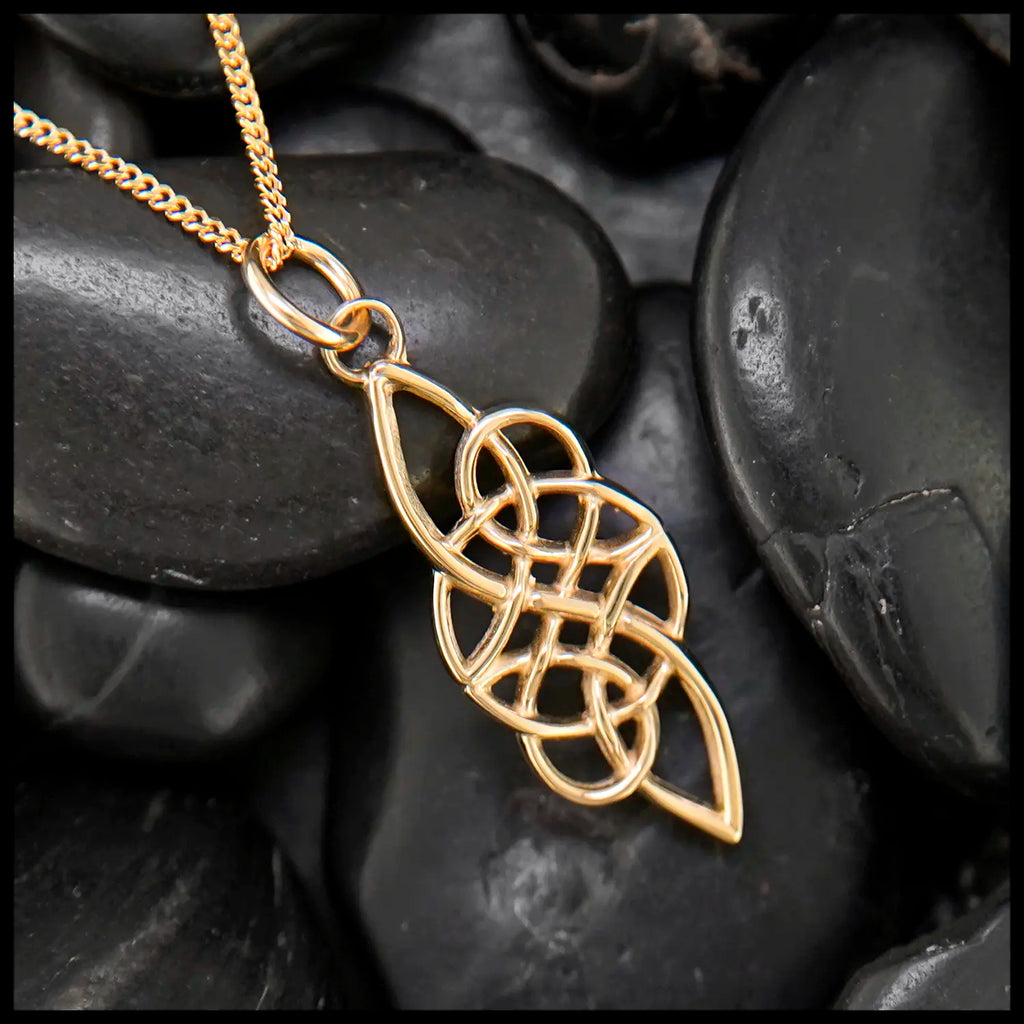 Le Chéile Pendant in Gold