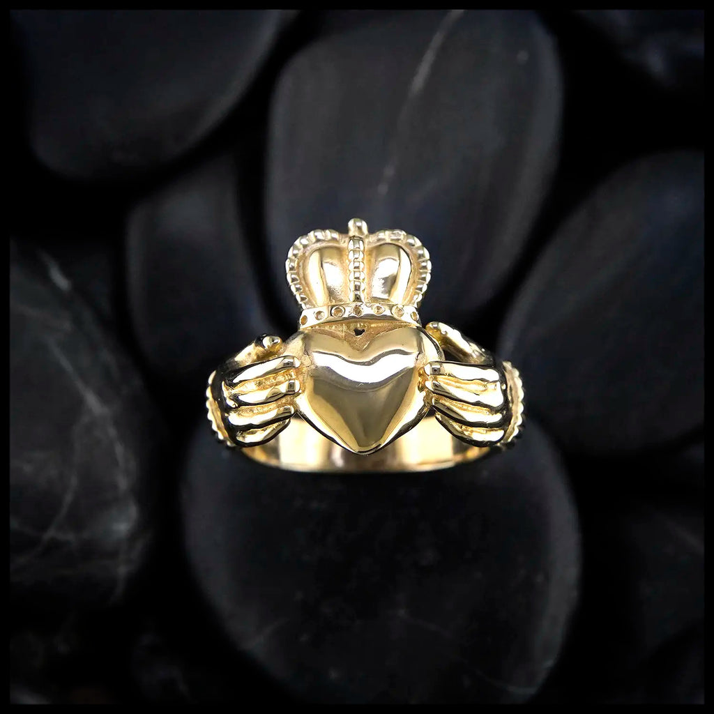 Detailed Claddagh Band in 14K Yellow Gold