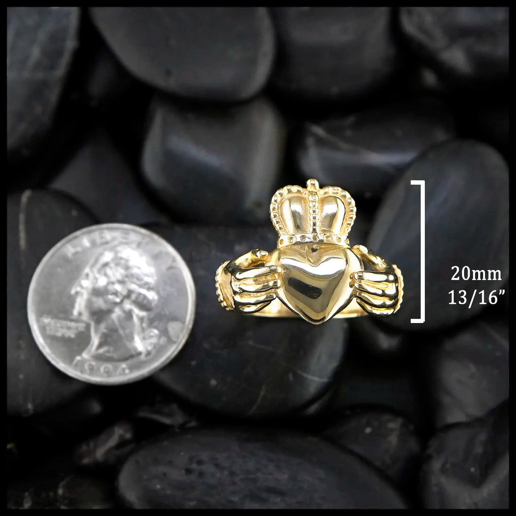 Detailed Claddagh Band in 14K Yellow Gold
20mm