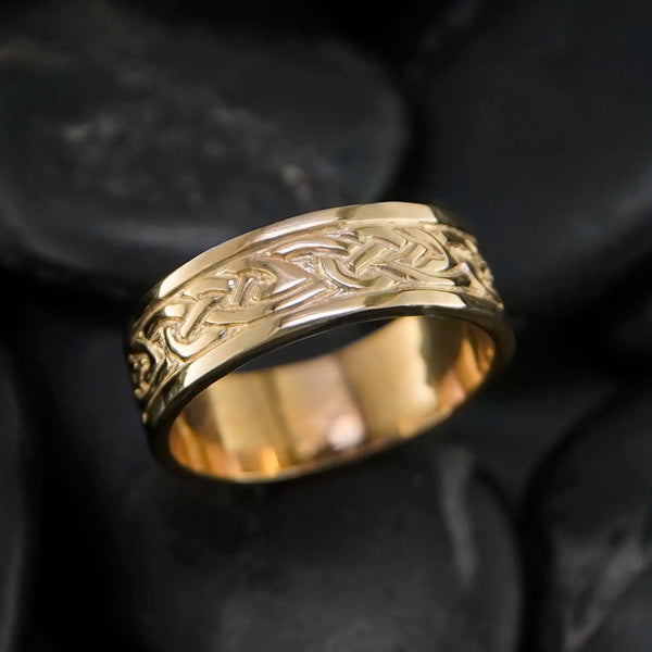 Lochalsh Knot Ring in Gold