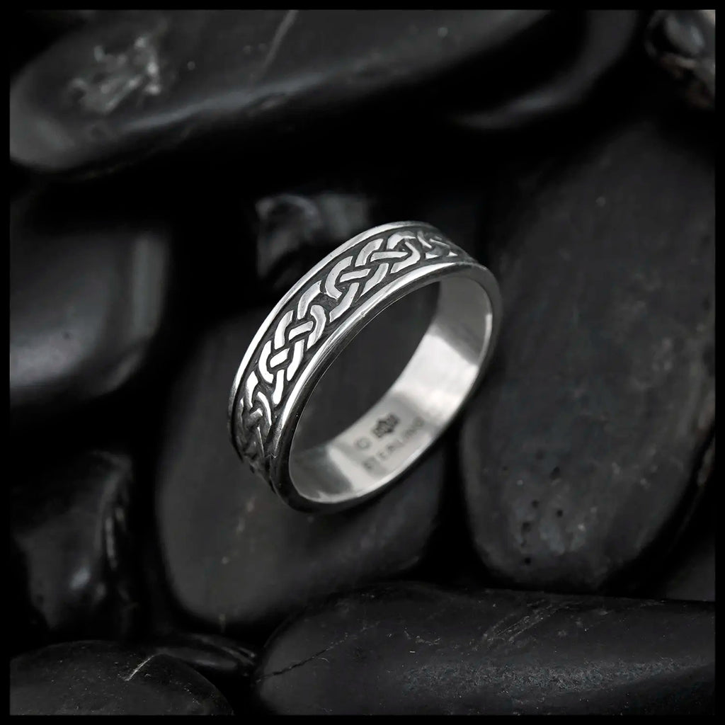 R1 Josephine's Knot Band in Sterling Silver
