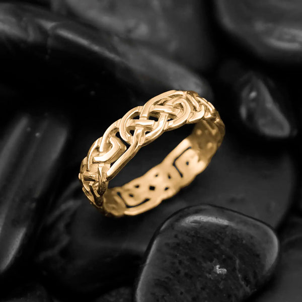 Open Knot Celtic Ring in 14K Gold
