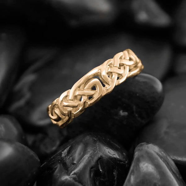 Open Knot Celtic Ring in 14K Gold
