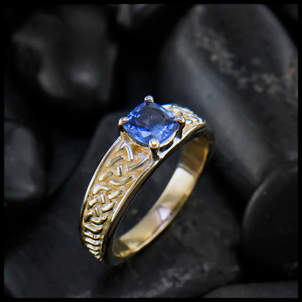 Ceylon Sapphire Tapered Knot ring in 14K Yellow Gold
