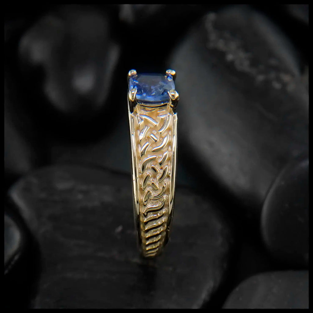 Ceylon Sapphire Tapered Knot ring in 14K Yellow Gold