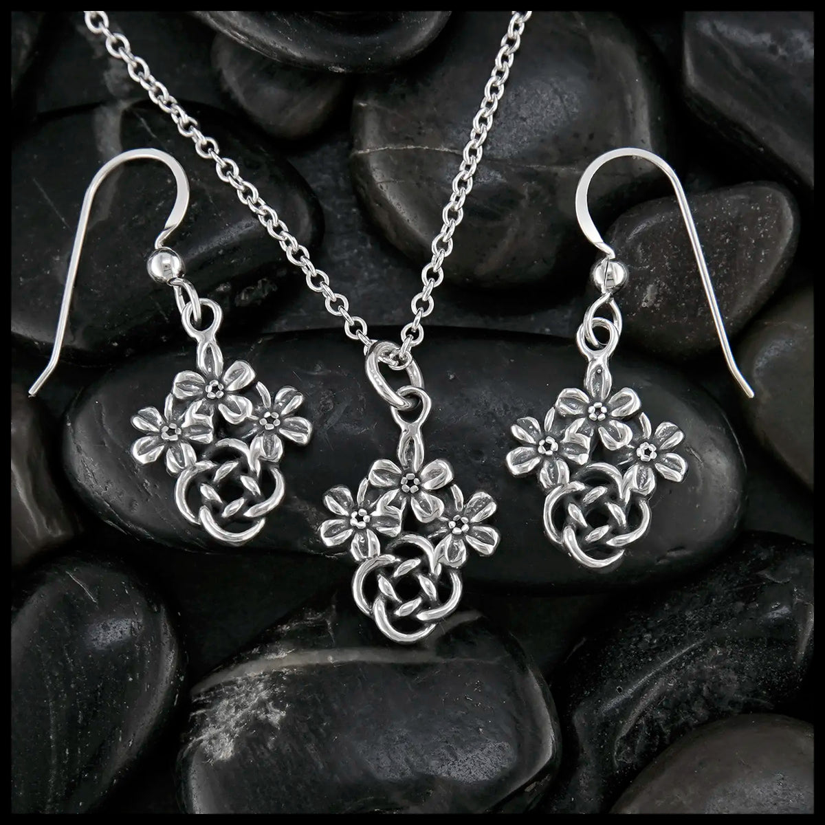 アクセサリー Llife KNOT PENDANT Llife KNOT PENDANT (LIDNM) - メルカリ