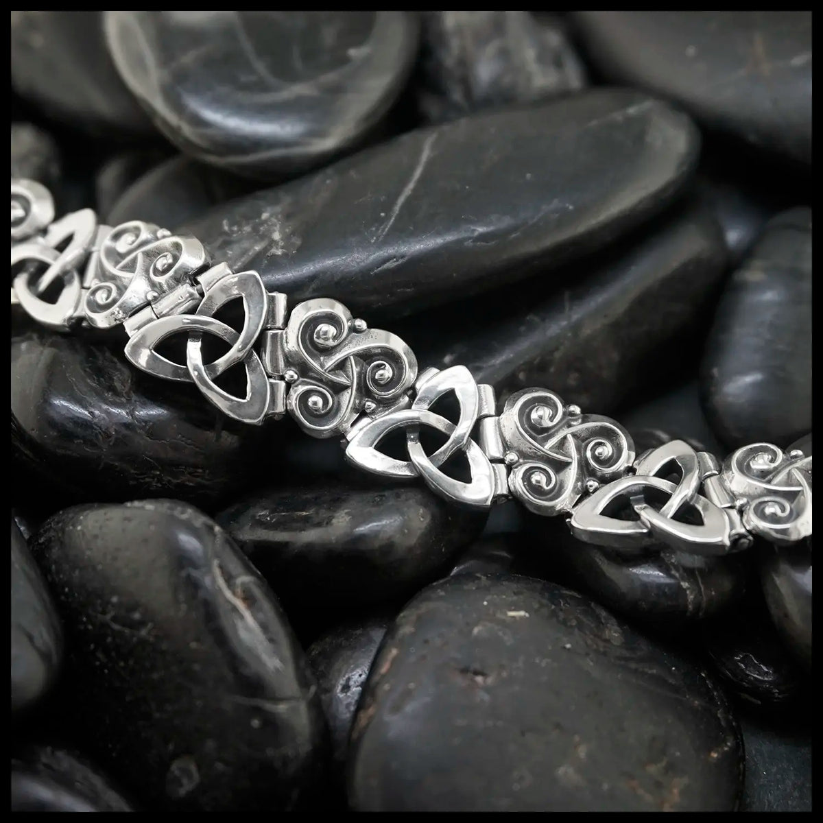 Celtic Three Sisters Alternating Link Bracelet in Sterling Silver