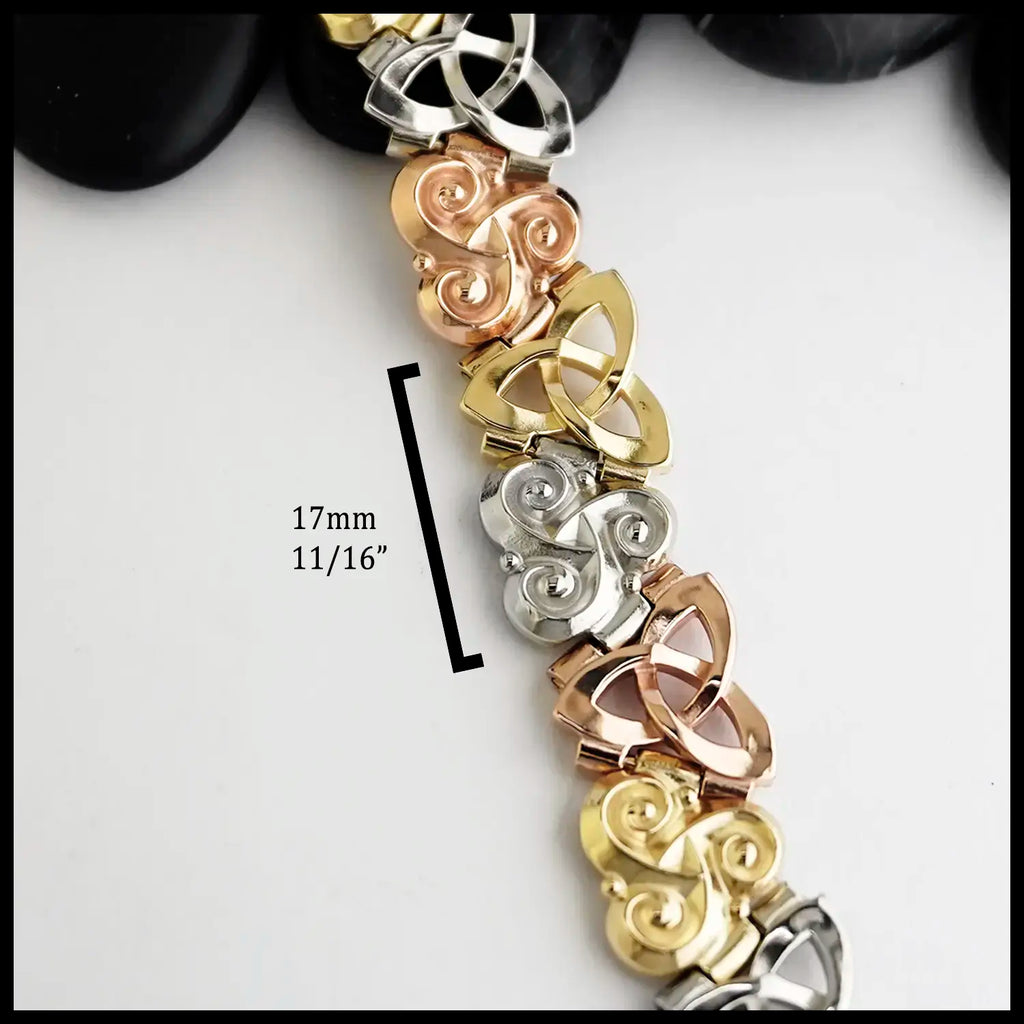 The Three Sisters Link Bracelet in Gold