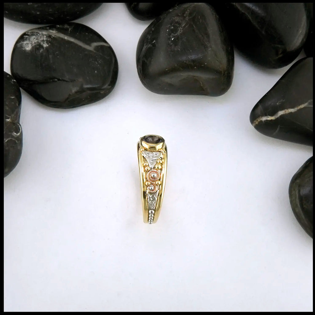 Celtic Ring with tri-color gold 