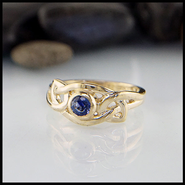 Fiona's Knot ring in 14K White Gold with Sapphire