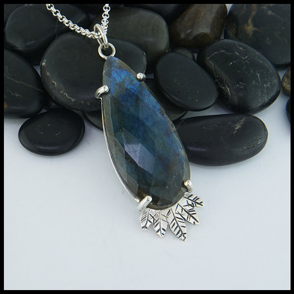 Rose cut labradorite pendant in sterling silver