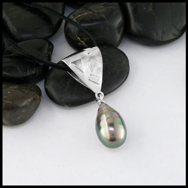 pearl pendant