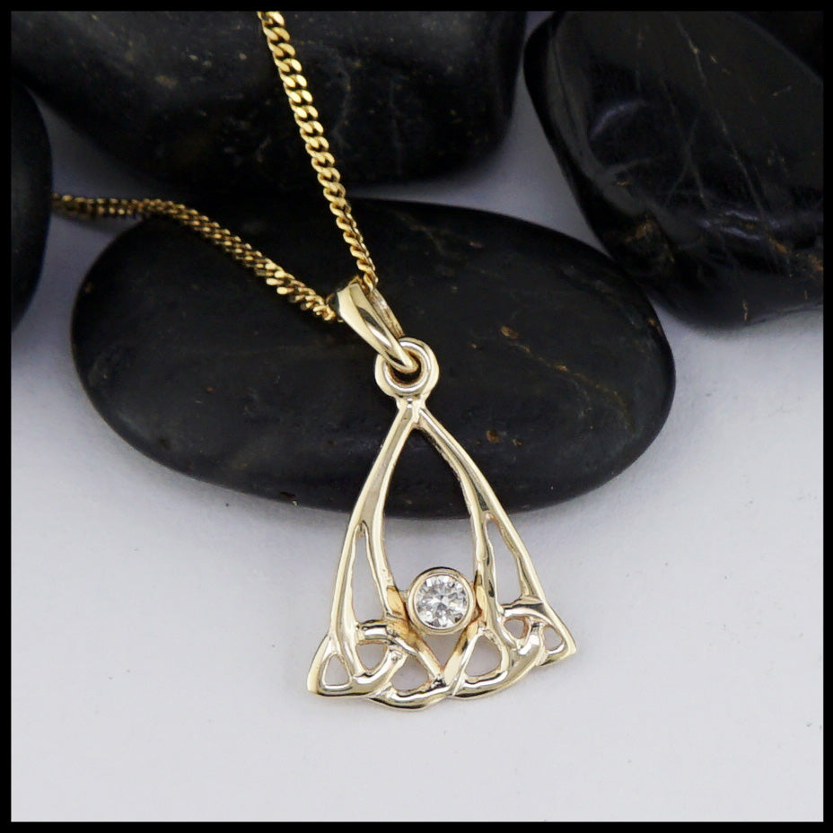 pendant with diamond