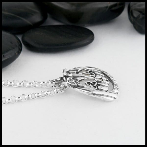 side view of pendant 