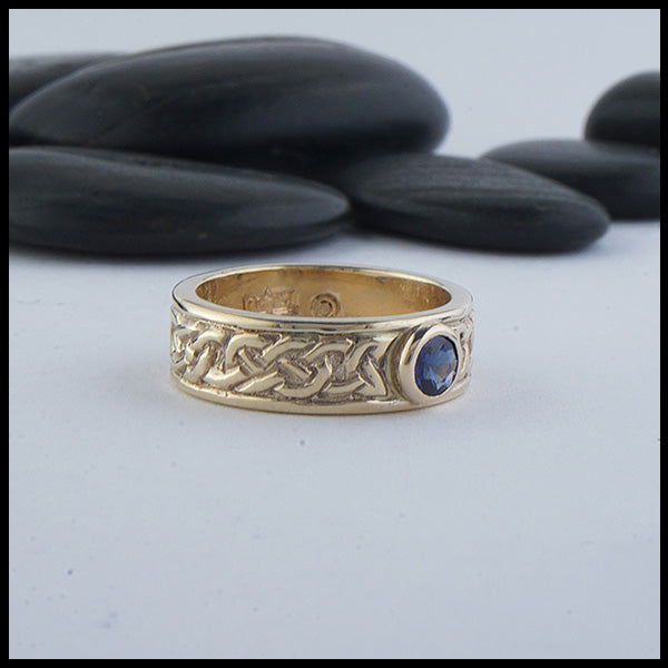 Josephine's Knot band in 14K Yellow gold with Blue Sapphire