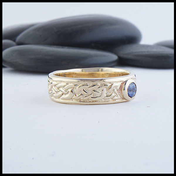 Josephine's Knot Band in gold with Sapphire
