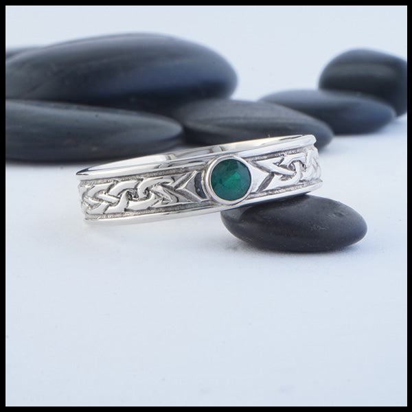 Josephine's Knot band in 14K White Gold with Emerald