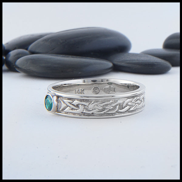 Josephine's Knot band in 14K White Gold with Emerald