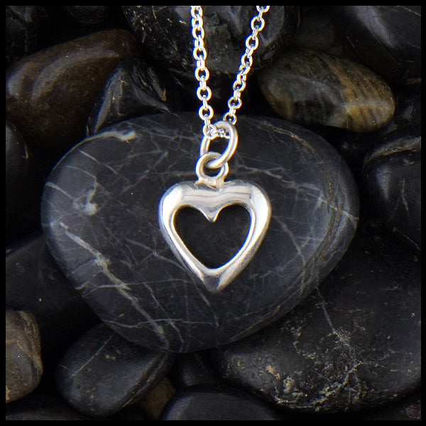 Simple Heart pendant in silver