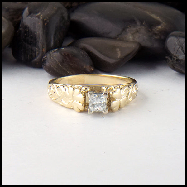 Shamrock ring in gold with reclaimed diamond