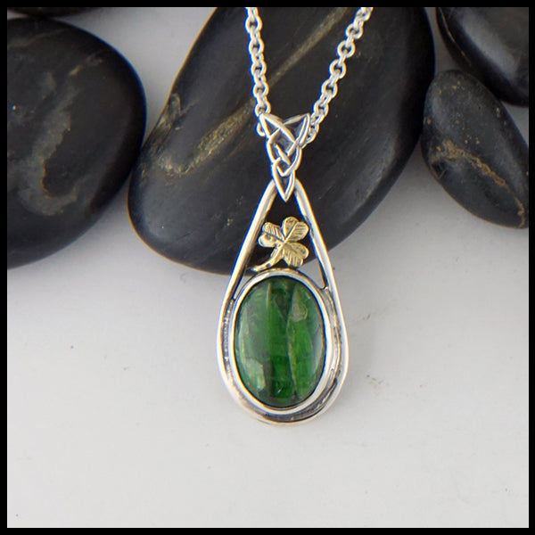 Chrome Diopside Pendant with 18K Yellow Shamrock