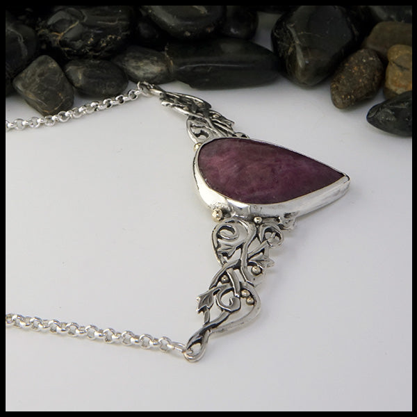 Ruby Ivy Bar pendant in silver and gold