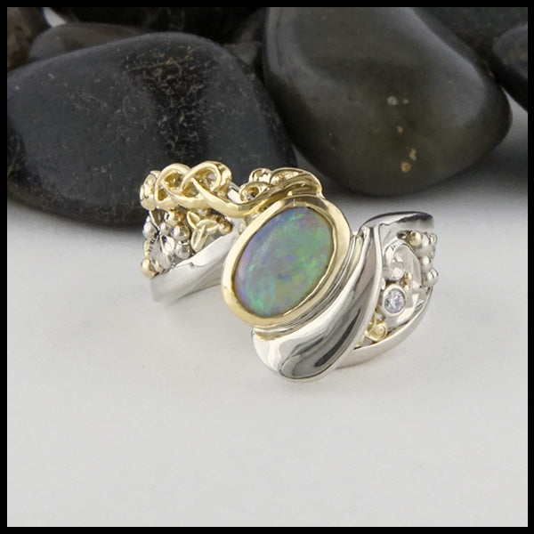 Face view of Celtic Oval Opal ring