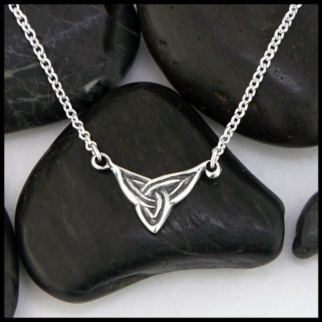 trinity knot pendant in silver 