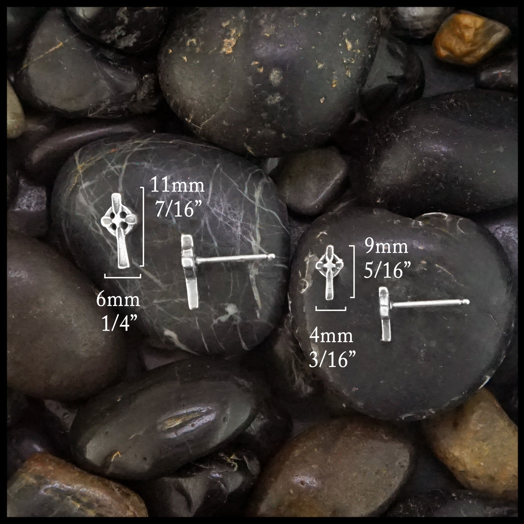 size large 11mm 7/16" length 6mm 1/4" width and small 9mm 5/16" length and 4mm 3/16" width