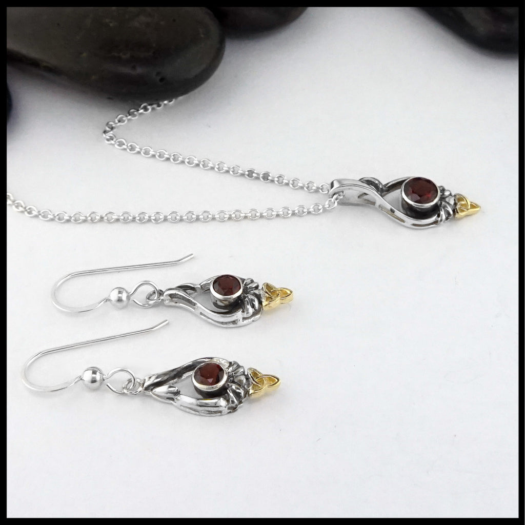 side view of pendant and earring set 