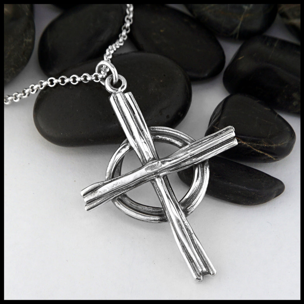 large daisy's cross pendant