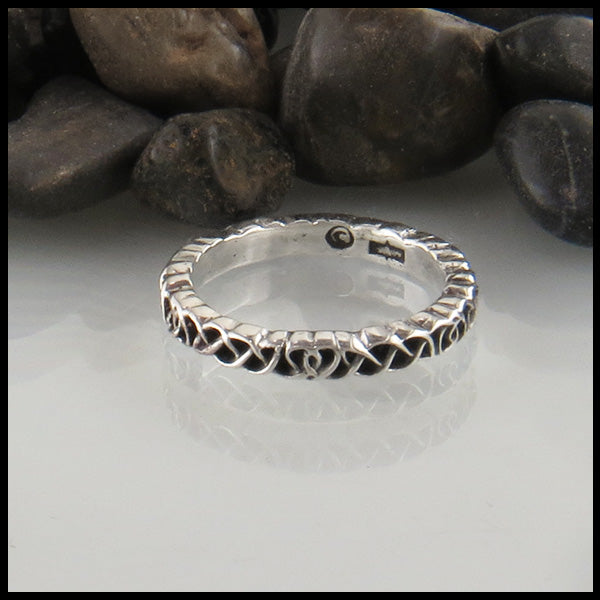 Heart knot ring in Silver