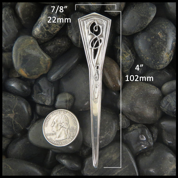 Kilt Pin measures 7/8" by 4"