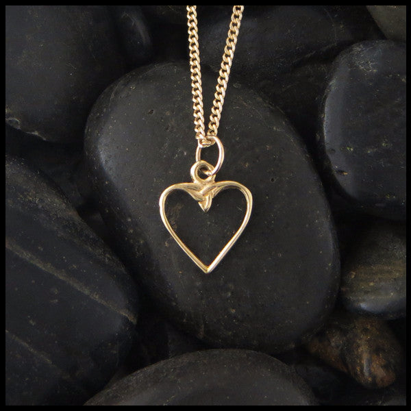 Dainty Celtic Heart pendant in 14K Gold