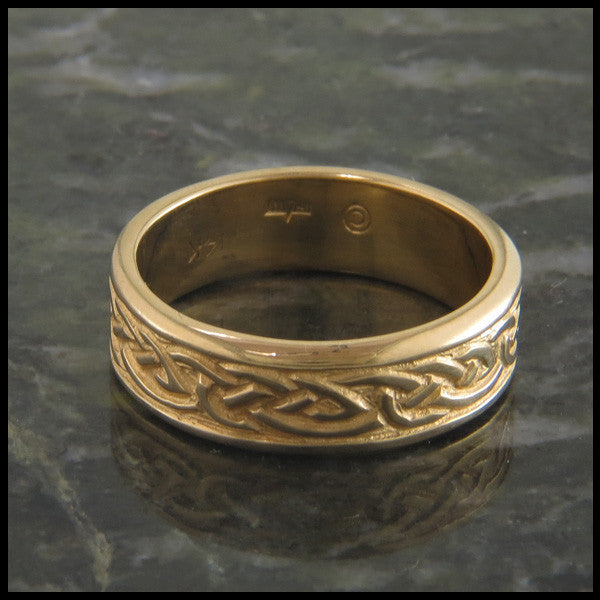 Celtic Knot Ring Band in 14K Gold