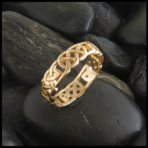 Open Celtic Knot Ring Band in 14K Gold