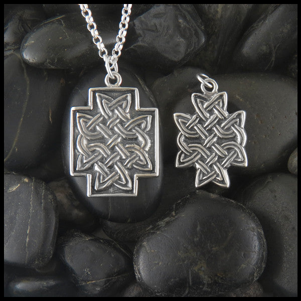Celtic Knot pendant in Sterling Silver