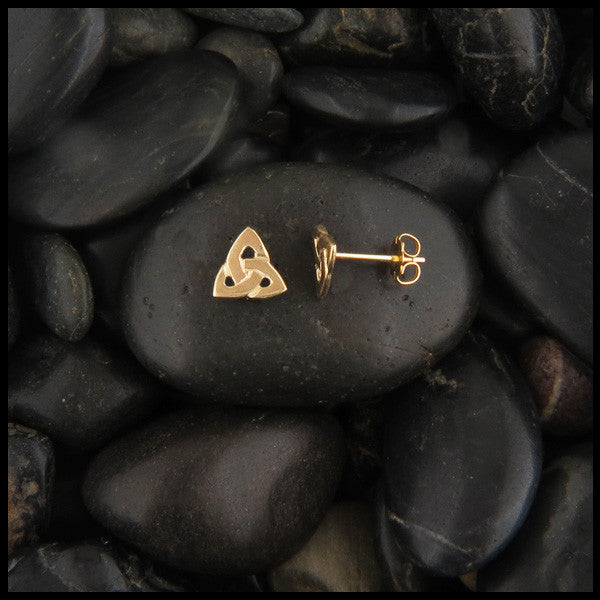 Trinity Knot Post earrings in Gold